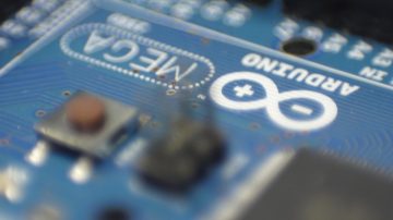 Using Arduino UNO To Teach Programming, STEM and Maker Skills